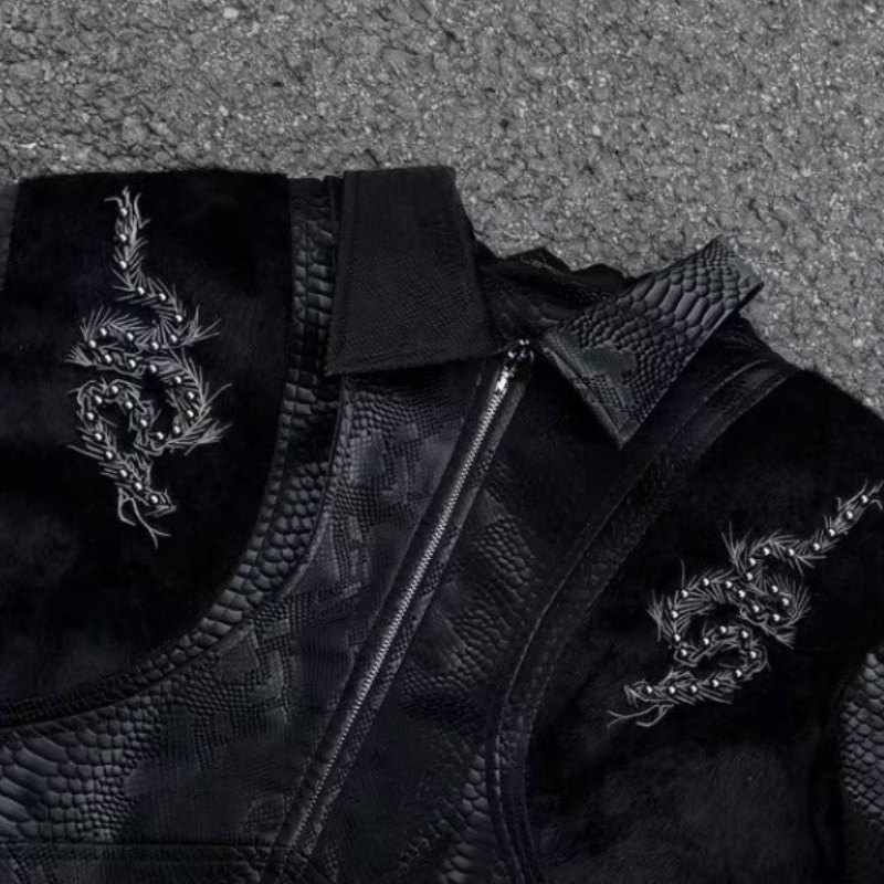 남성용 블랙 스네이크 엠보싱 자켓, 등 부분 자수 리벳 - Embroidery Knit 리뷰 및 가격