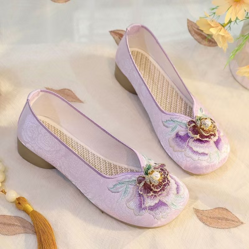 여성 낮은 굽 자수 천 신발 봄 여름 새로운 중국 스타 - Embroidery Fabric 리뷰 및 가격